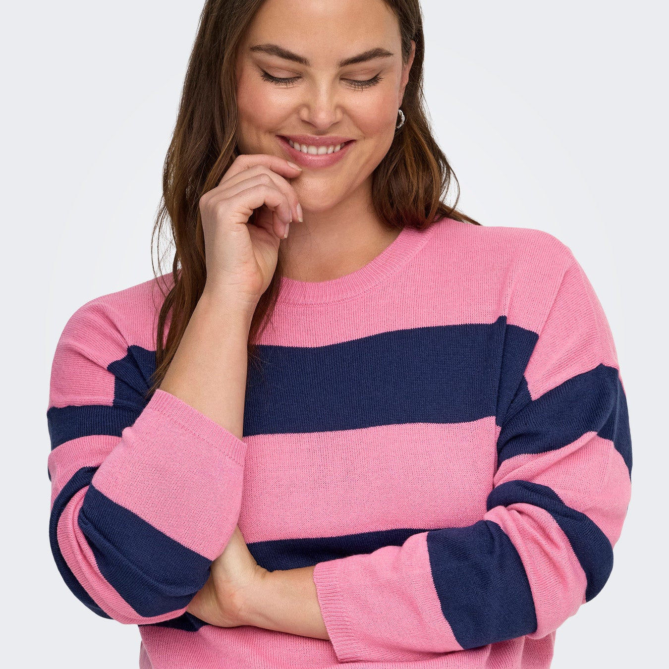 Blaues Sweatshirt mit Print vorn