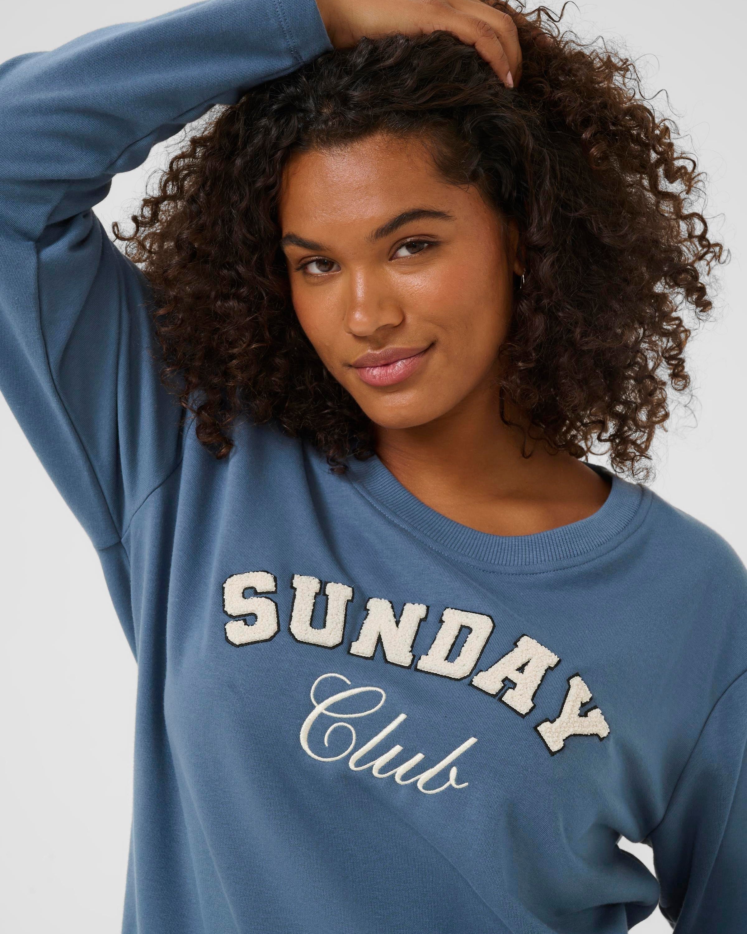 Blaues Sweatshirt mit Print vorn