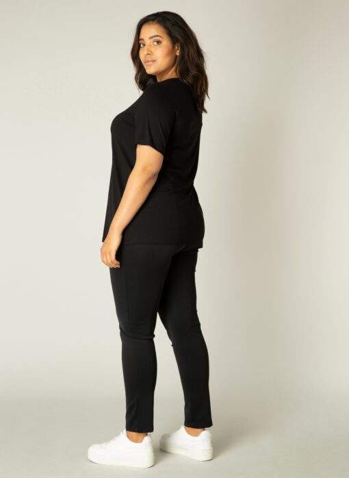 T-Shirt A-Linie Alba, schwarz - Base Level Curvy kaufen | Lieblingskurve
