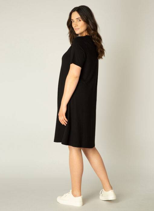 Kleid Abernathy Jerseykleid Longtunika - Base Level Curvy kaufen |  Lieblingskurve